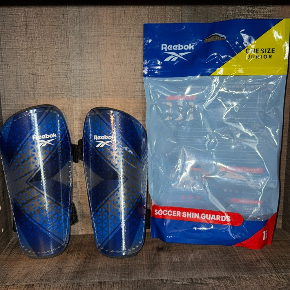 NWT REEBOK‎ Jr.shin Guards-OS